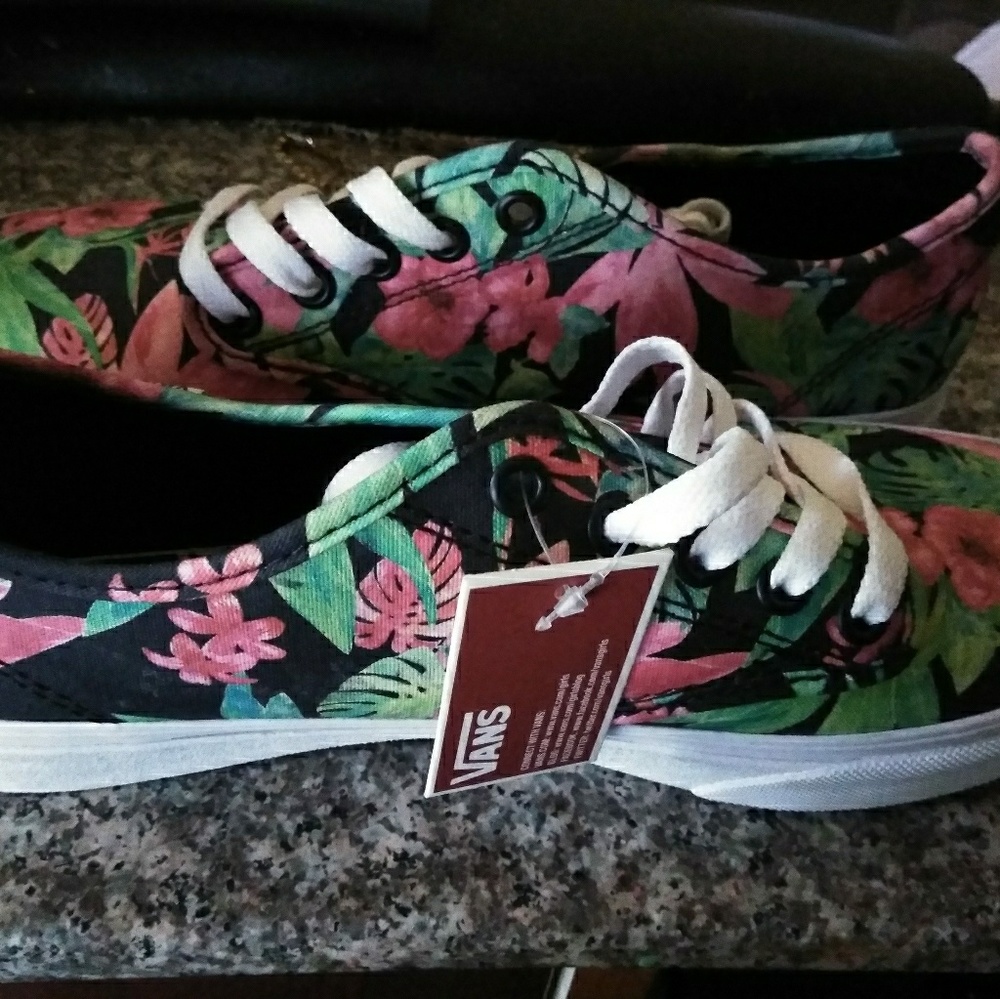 Van's. Women shoes. Size 9. PRICE IS FIRM.